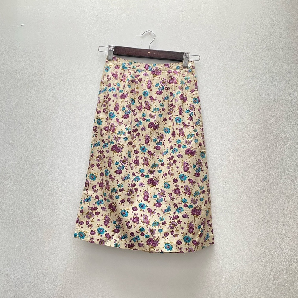 Vintage - 1980’s Cream Floral Pencil Skirt with Purple and Blue Flowers